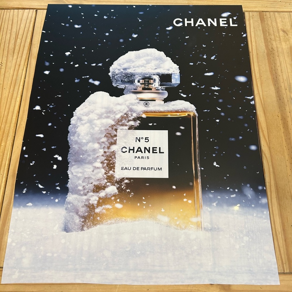 Chanel Graphic Print Classic N*5
